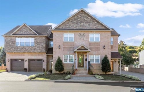 7 Bailey Ave, Bloomingdale, NJ, 07403-1229 | Card Image