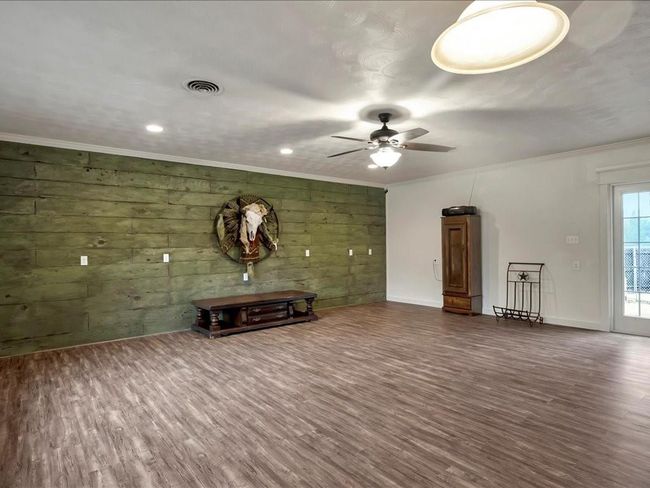 921 S Market St, House other with 3 bedrooms, 2 bathrooms and 4 parking in Grapeland TX | Image 12