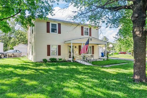 33 Saint Celeste Dr, Florissant, MO, 63031-3844 | Card Image