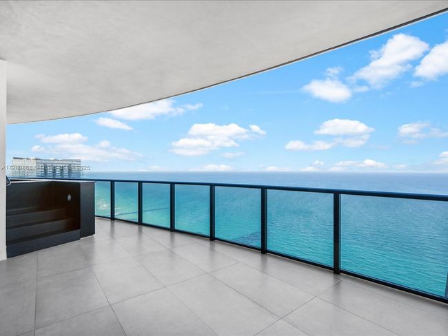 APT-5505 - 18555 Collins Ave, Condo with 3 bedrooms, 5 bathrooms and null parking in Sunny Isles Beach FL | Image 6