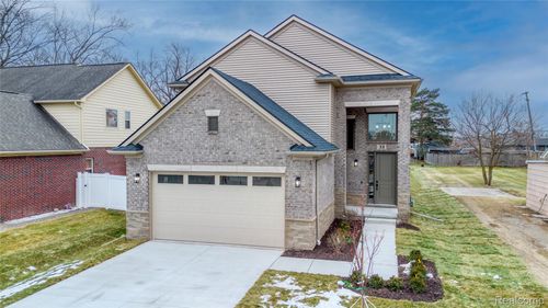 38 Starr Dr, Troy, MI, 48083-1646 | Card Image