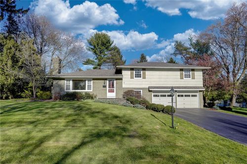 68 Hillcrest Dr, Penfield, NY, 14526-2440 | Card Image