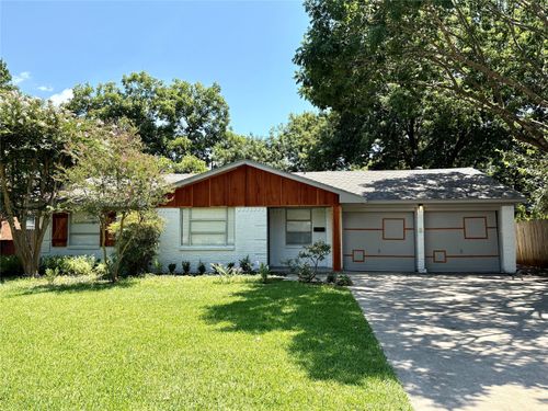 208 Pensacola Ave, Waxahachie, TX, 75165-2024 | Card Image