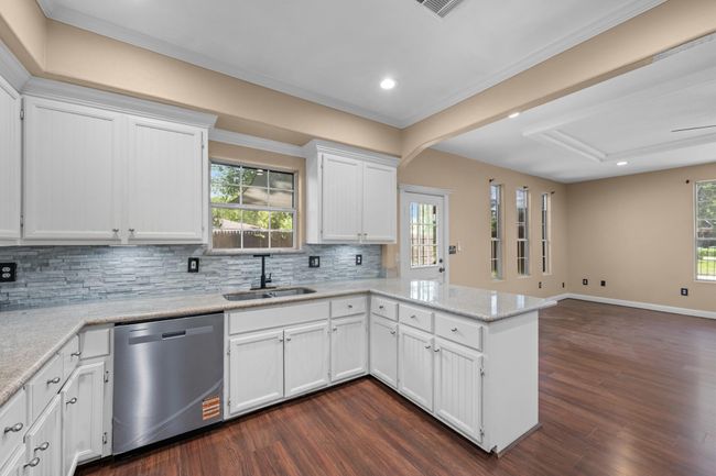 2713 Druid St, House other with 3 bedrooms, 3 bathrooms and 2 parking in Houston TX | Image 17