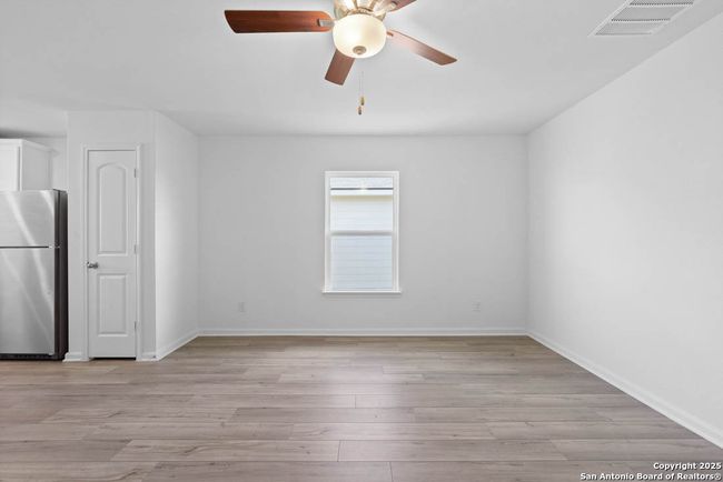 10938 Chippewa Trce, House other with 2 bedrooms, 2 bathrooms and null parking in Converse TX | Image 4