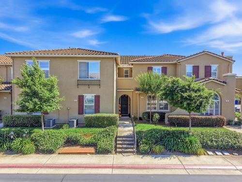 8398 Crystal Walk Cir, Elk Grove, CA, 95758-8087 | Card Image