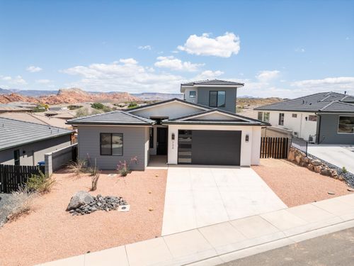 734 N 3025 W, Hurricane, UT, 84737-3650 | Card Image