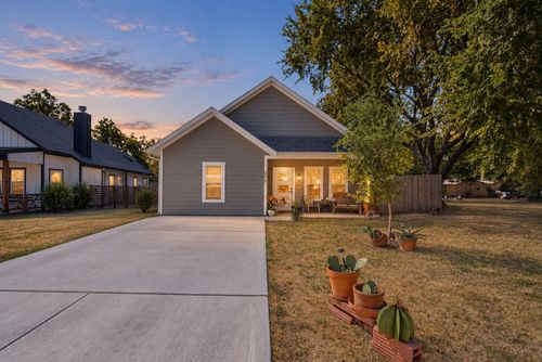 205 Owens St, Bridgeport, TX, 76426-2725 | Card Image