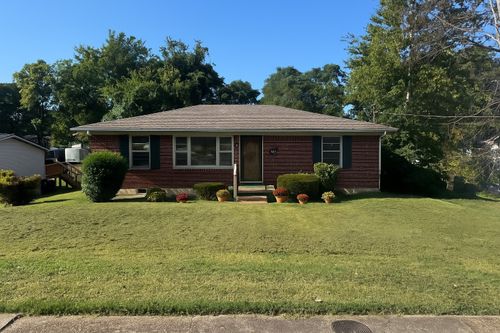 609 E 11th St, Columbia, TN, 38401-4272 | Card Image