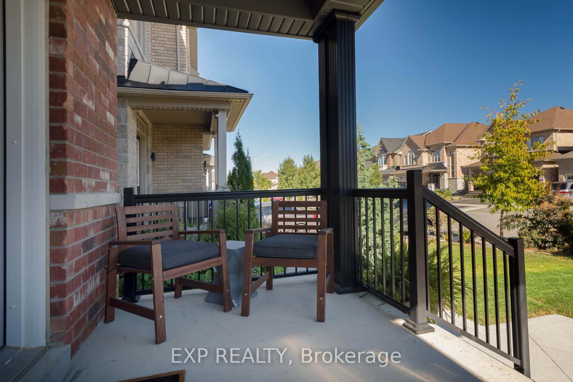 Residential in Bradford West Gwillimbury 4