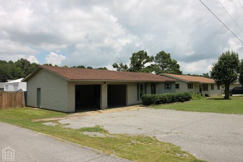 1301 Roberts Dr, Paragould, AR, 72450-9075 | Card Image