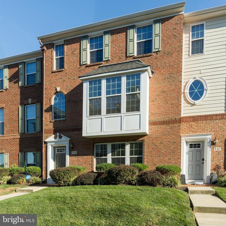 Raymond Dr, West Chester, PA 19380