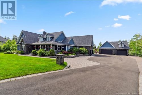 81 Thorncastle St, Lutes Mountain, NB, E1G0S6 | Card Image