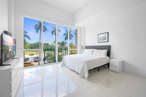 231-253 Ne 2nd St, Miami, FL, 33132-2285 | Card Image