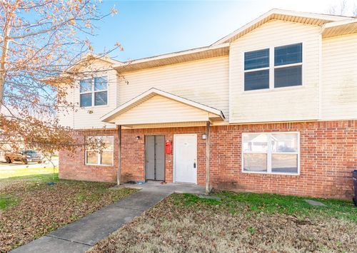 210 Meadow Ct, Siloam Springs, AR, 72761-8918 | Card Image