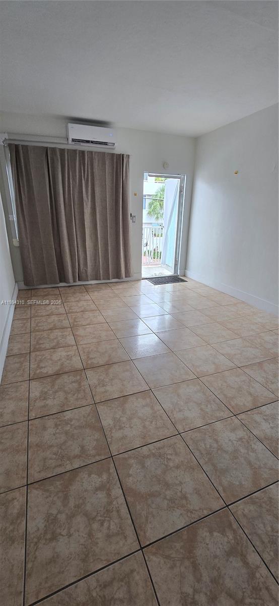 Residential Lease in Miami Beach 5