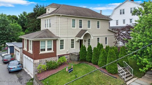 739 Moosic St, Scranton, PA, 18505-2061 | Card Image