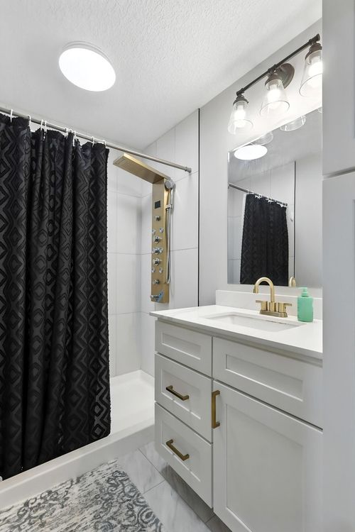 26 Briarwood Ln, Bettendorf, IA, 52722-5404 | Card Image