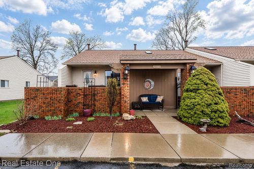 unit-1-62072 Yorktown Dr, South Lyon, MI, 48178-1714 | Card Image