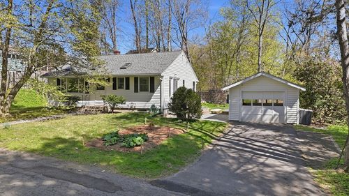 11 Verona St., Northampton, MA, 01062 | Card Image