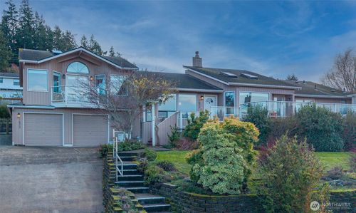 1672 Dorsey Dr, Freeland, WA, 98249-9647 | Card Image