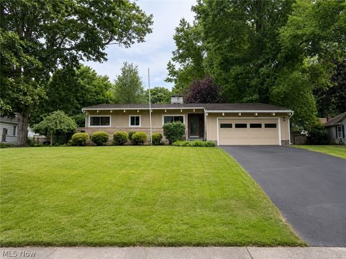 570 Mardon Ave, Akron, OH, 44303-2410 | Card Image