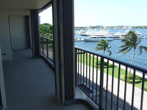 522-130 Lakeshore Dr, North Palm Beach, FL, 33408-3682 | Card Image