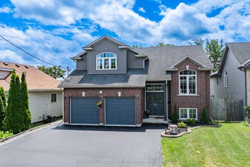 23 Water St, Thorold, ON, L2V2K2 | Card Image