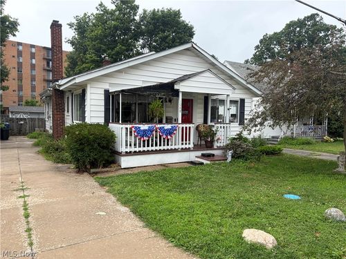 1088 Beachview Rd, Willoughby, OH, 44094-7012 | Card Image