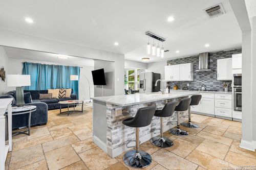 6806 Farrow Pl, San Antonio, TX, 78240-3427 | Card Image