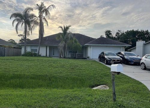 5900 Myrtle Dr, Fort Pierce, FL, 34982-8613 | Card Image