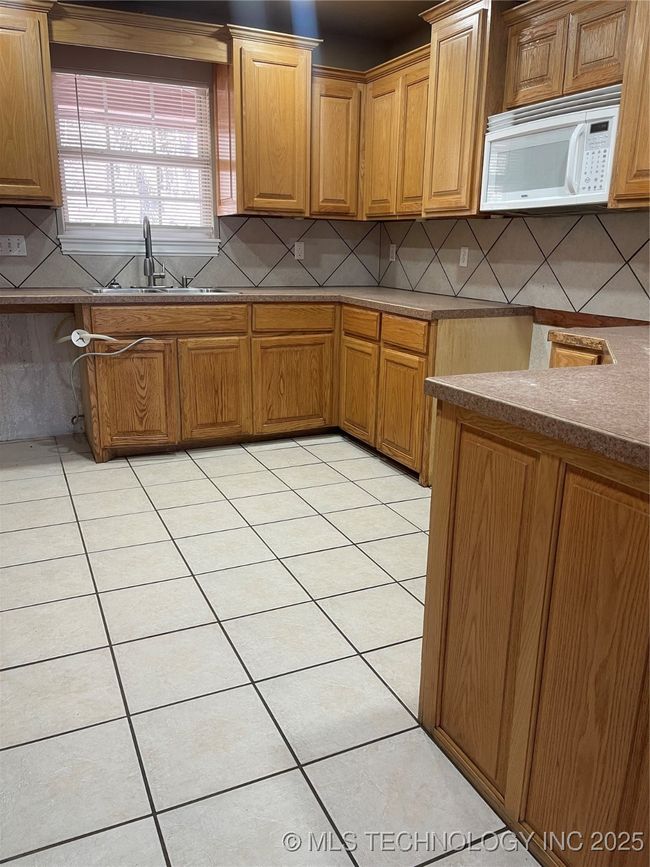 18779 E Gumm Creek Pl, House other with 3 bedrooms, 2 bathrooms and null parking in Park Hill OK | Image 20