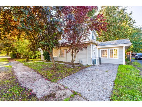 816 14th Ave, Sweet Home, OR, 97386-2235 | Card Image