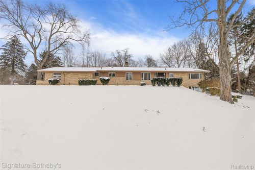 1420 Manderford Rd, Bloomfield Hills, MI, 48304-2031 | Card Image