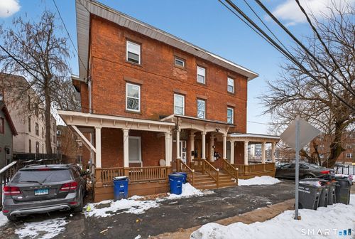 15 Townley St, Hartford, CT, 06105-1807 | Card Image
