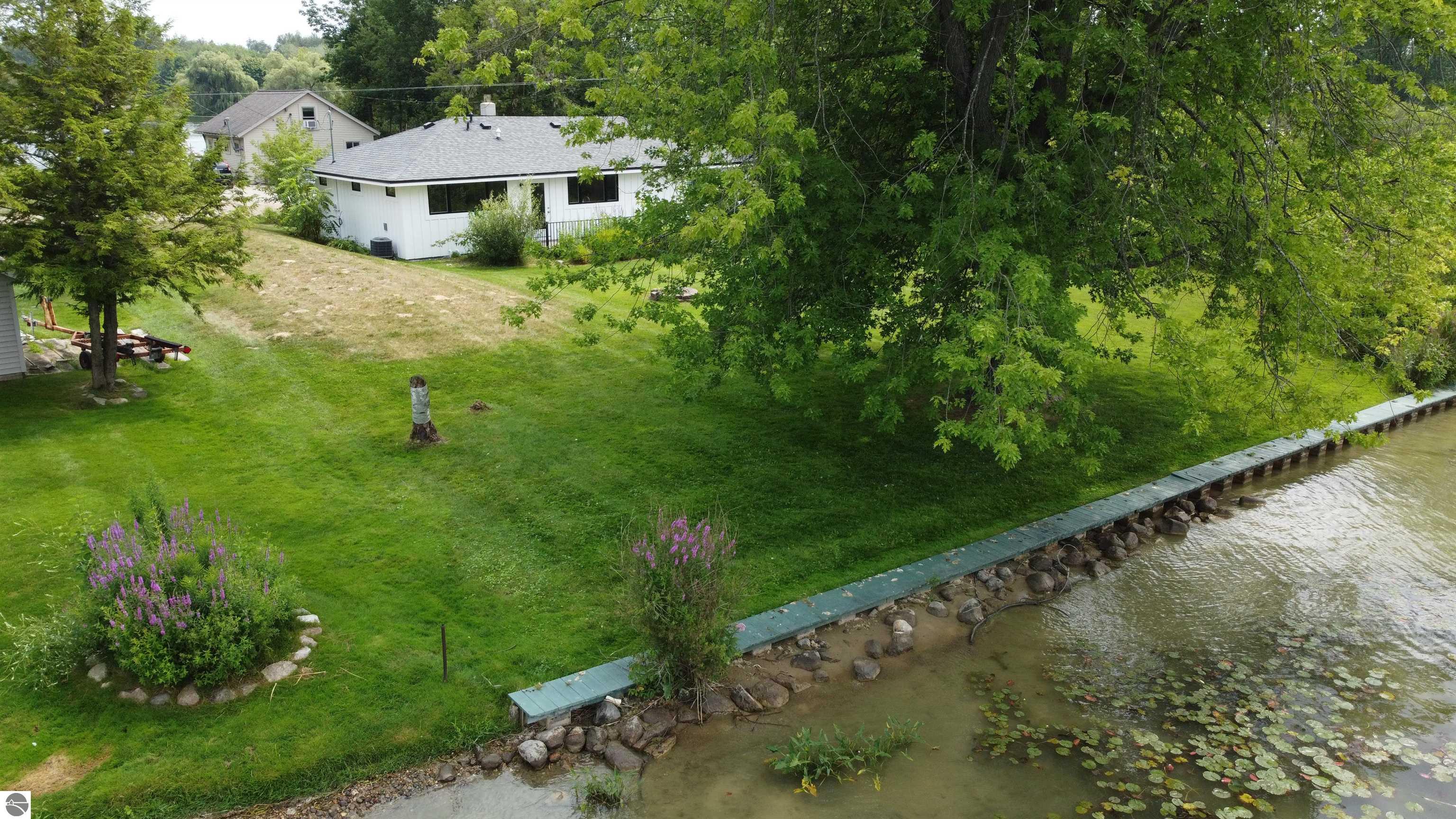 Nielsen Dr, Trufant, MI 49347