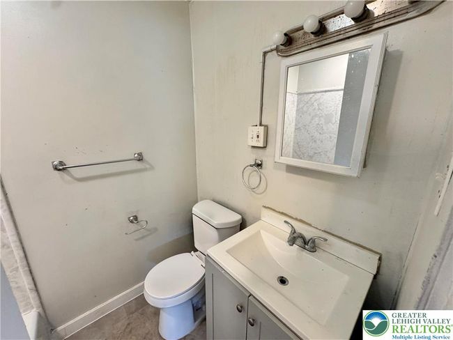 909 Genesee St, House other with 3 bedrooms, 1 bathrooms and null parking in Allentown PA | Image 5