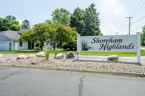 2460 Shoreham Highlands St, Saint Joseph, MI, 49085-9274 | Card Image