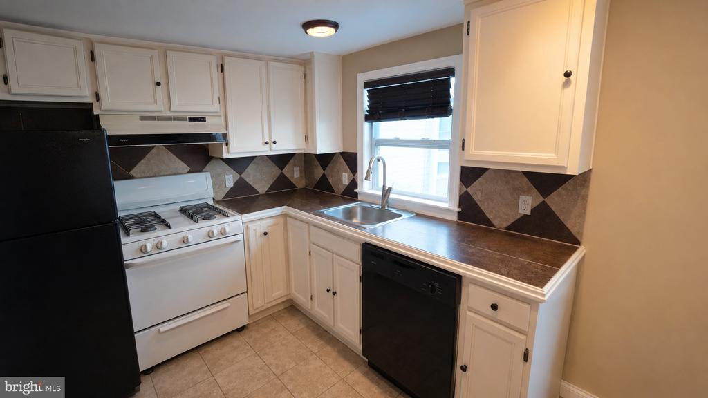 Residential in OCEAN CITY 4