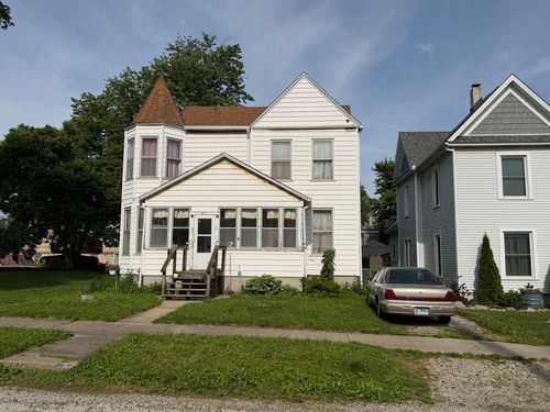 411 N Monroe St, Clinton, IL, 61727-1444 | Card Image