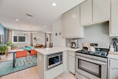 302-4705 Bryan St, Dallas, TX, 75204-6807 | Card Image