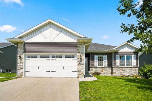 1109 Algonquin Dr, Cedar Falls, IA, 50613-8163 | Card Image