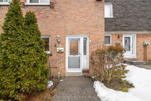 4-415 Silverstone Dr, Etobicoke, ON, M9V3K6 | Card Image