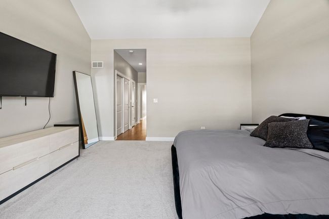 1013 Stacia Ln, Home with 2 bedrooms, 2 bathrooms and 2 parking in Lemont IL | Image 14