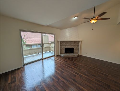 11n-5200 Martel Ave, Dallas, TX, 75206-5651 | Card Image
