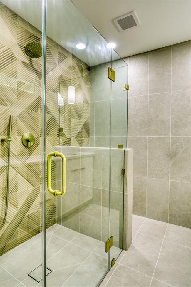 Primary en suite shower | Image 23