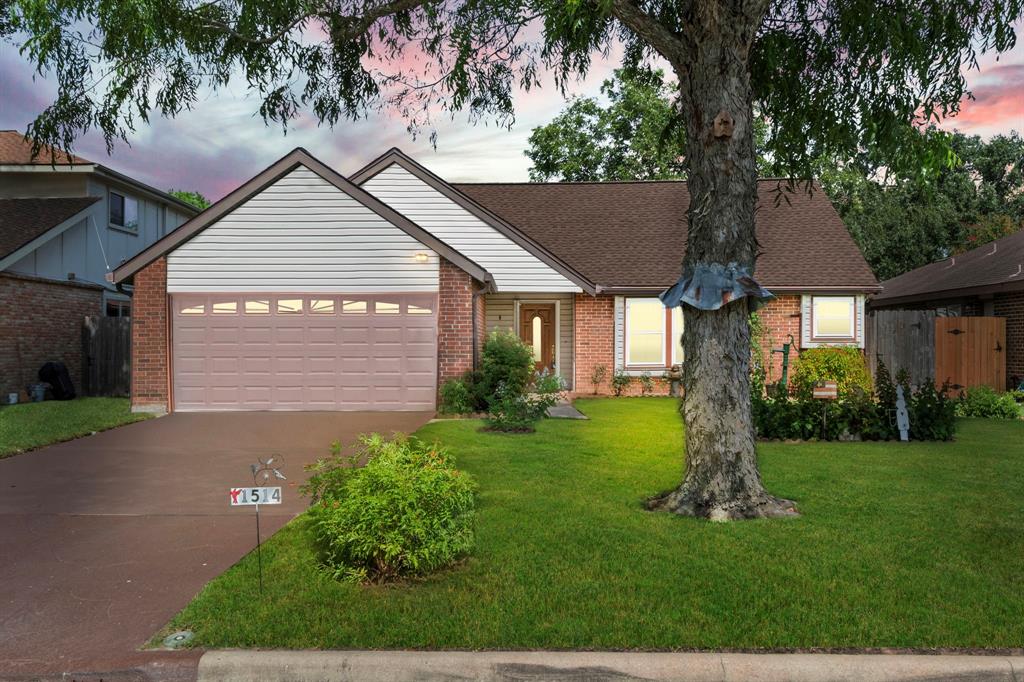 Airline Dr, Katy, TX 77493