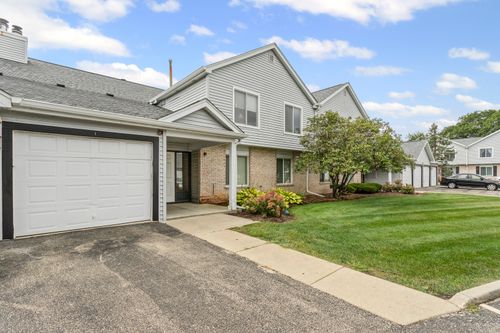 apt-204-7050 Brighton Ct, Woodridge, IL, 60517-2102 | Card Image