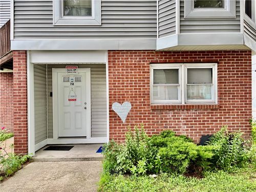 11a-84 Tell St, Providence, RI, 02909-1500 | Card Image