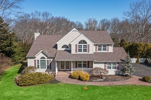 3 Kimberly Ct, Manorville, NY, 11949-2625 | Card Image